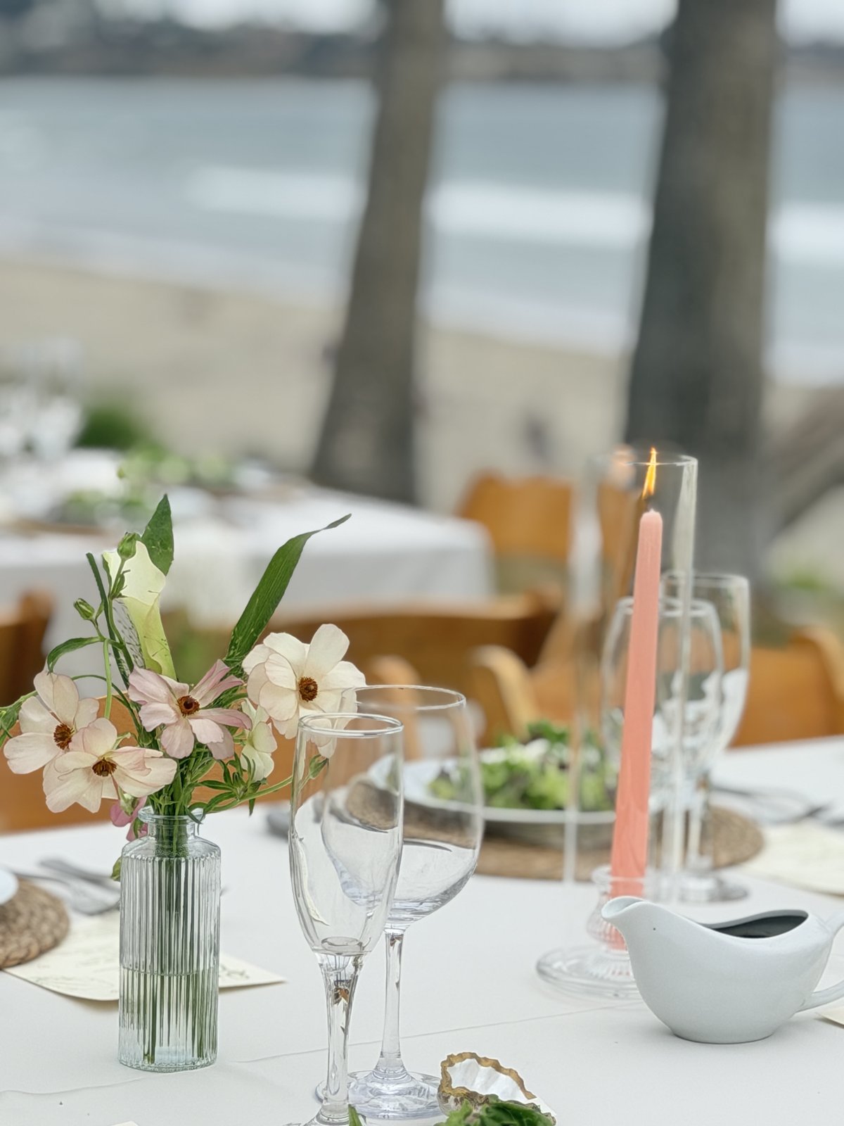 Beachside table setting