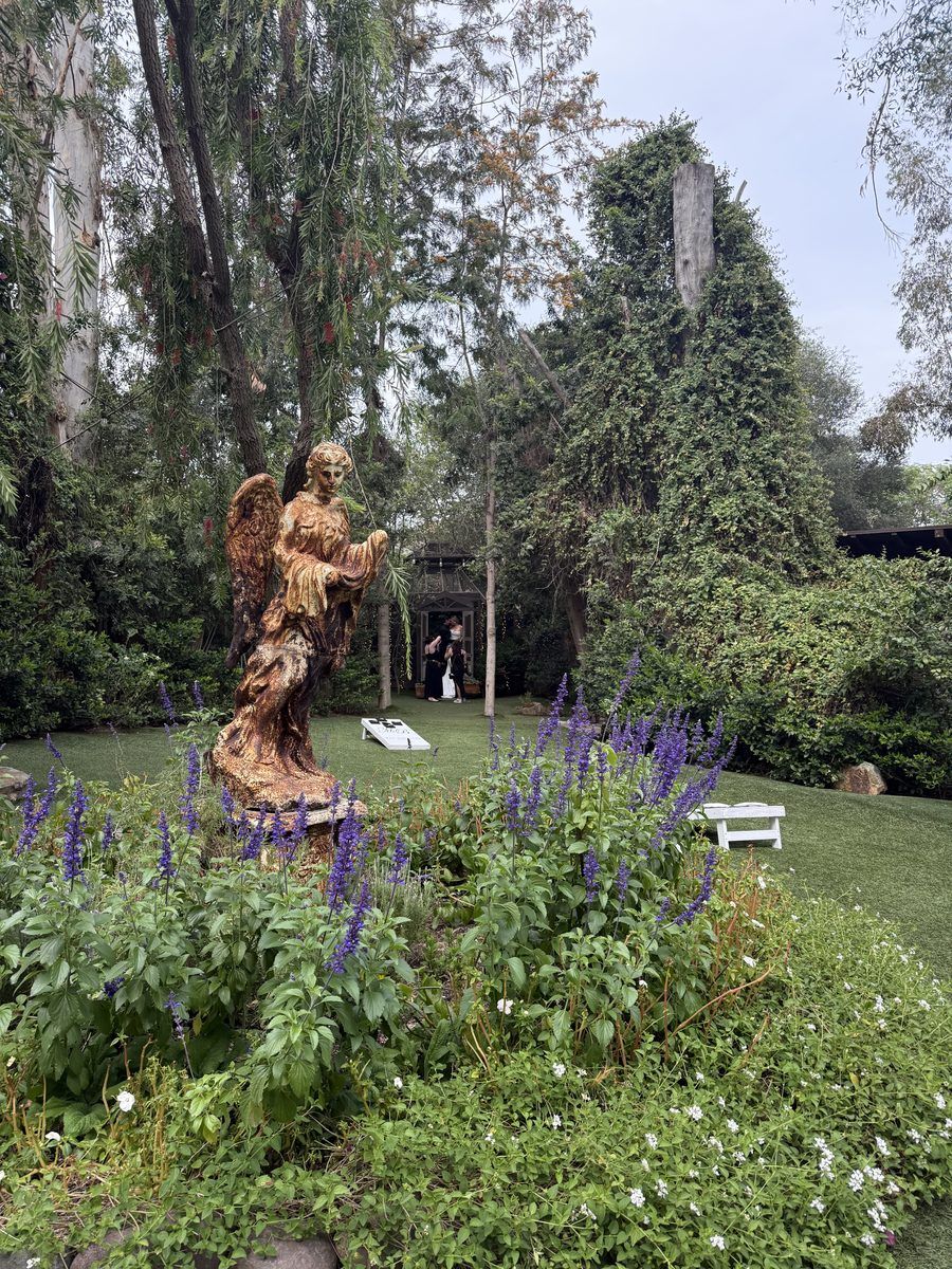 Angel garden statue